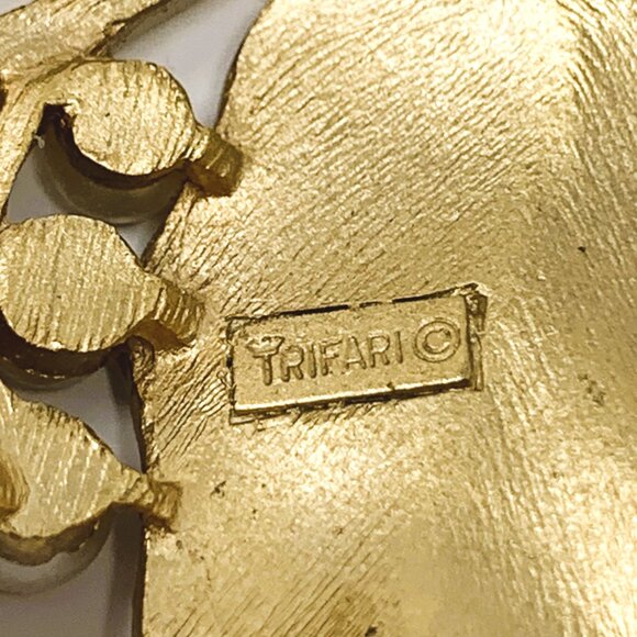 Crown Trifari Imitation Pearl Gold Tone Branch Brooch - Picture 4 of 7